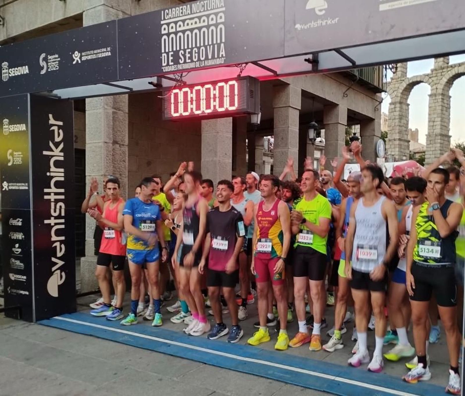 Verónica Sánchez reina en la X Legua de Nuevo Francos entre una marea de corredores
