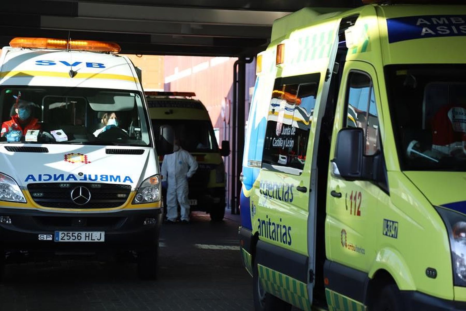 La Nochevieja se salda con dos agresiones en Zamora. Ambulancias a la puerta del Hospital. Archivo.