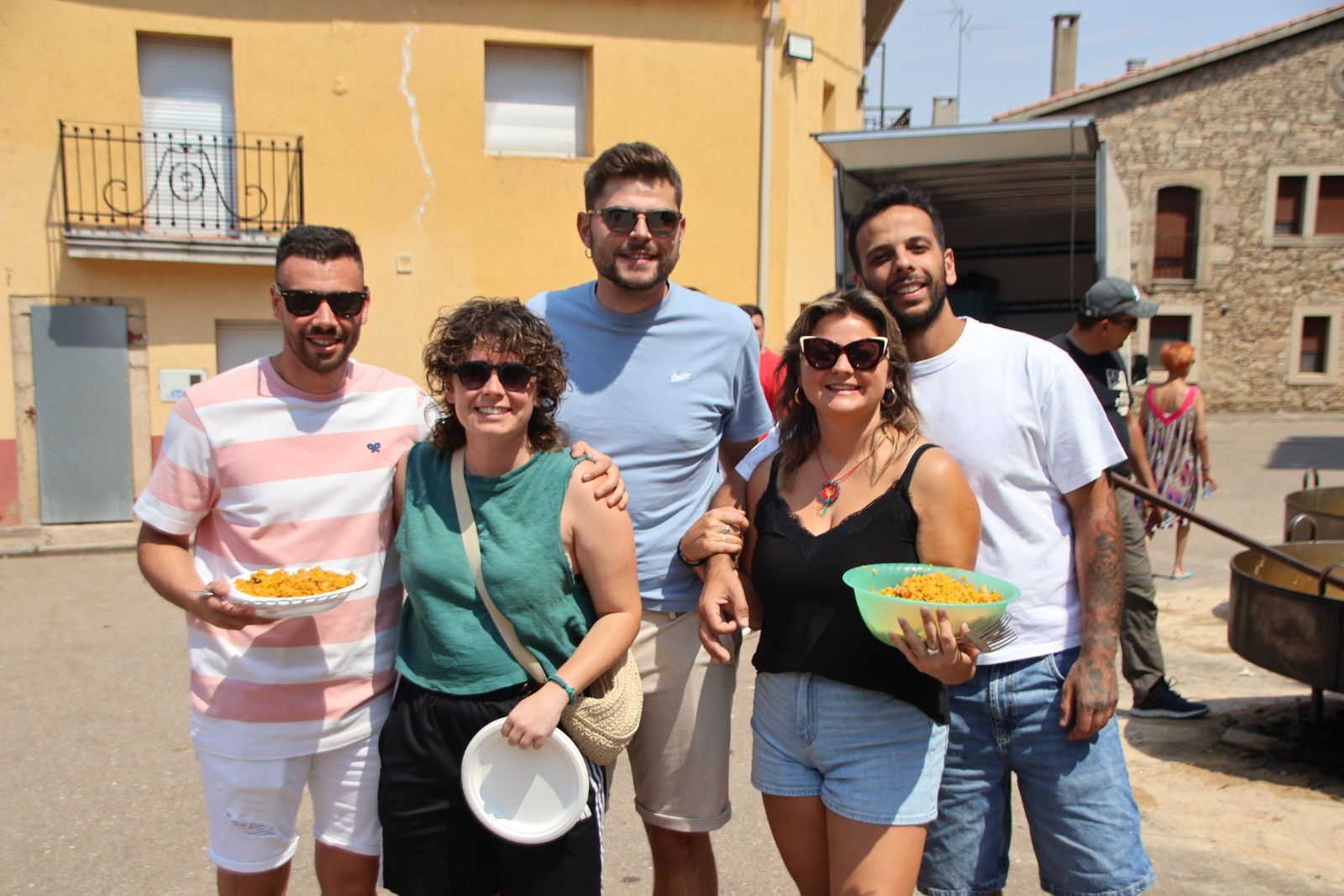 Masueco paella popular en la plaza