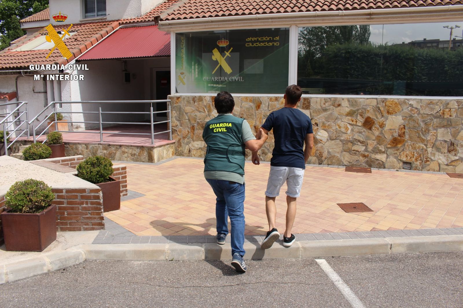 Detenido el supuesto autor de una ciberestafa de 60.000 euros a empresas de Salamanca y Portugal. Foto: Guardia Civil