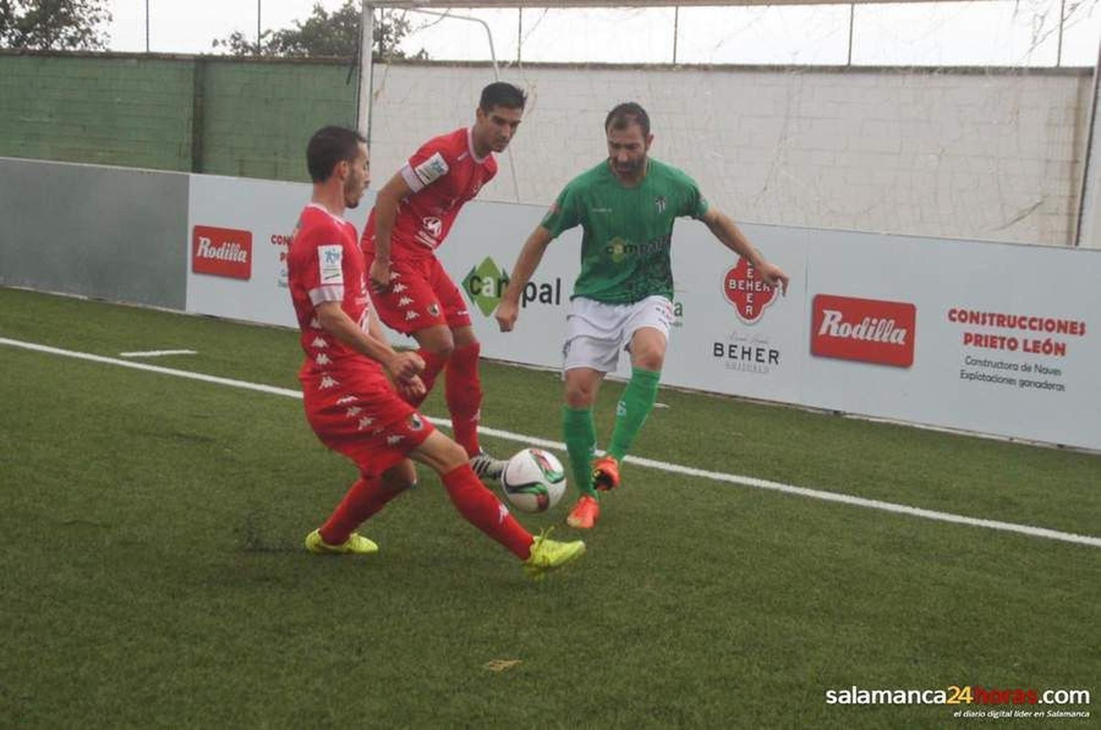 Un Guijuelo de más a menos suma un punto ante el Tudelano