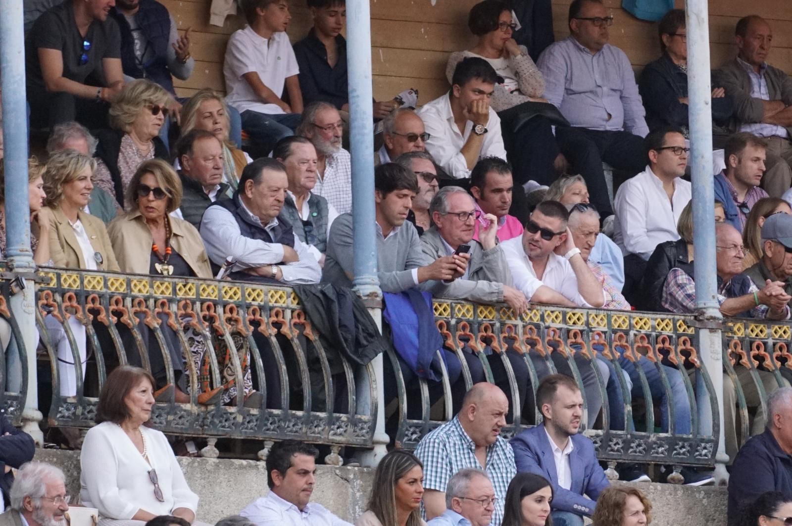 resumen-fotografico-del-ambiente-en-los-tendidos-de-la-glorieta-durante-la-corrida-concurso-22-de-septiembre-fotos-juanes-78