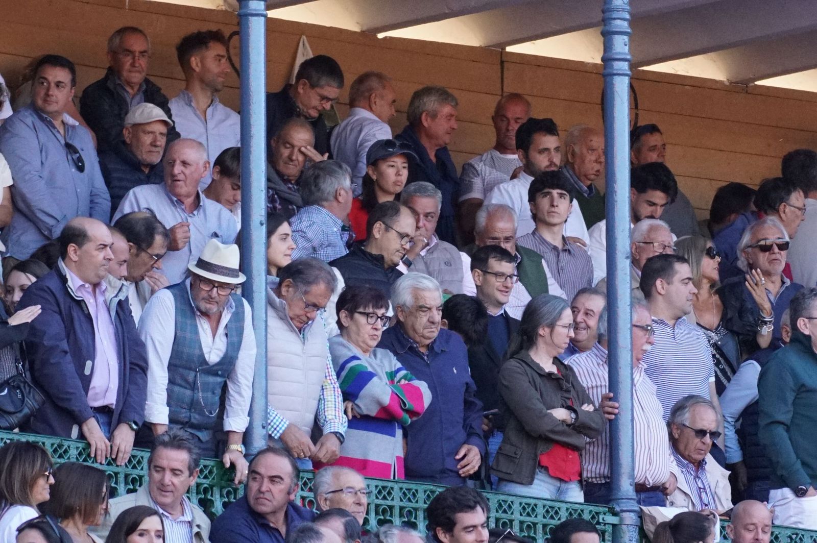 Así ha vivido la afición salmantina el adiós a la feria desde los tendidos: imágenes del ambiente en la corrida concurso