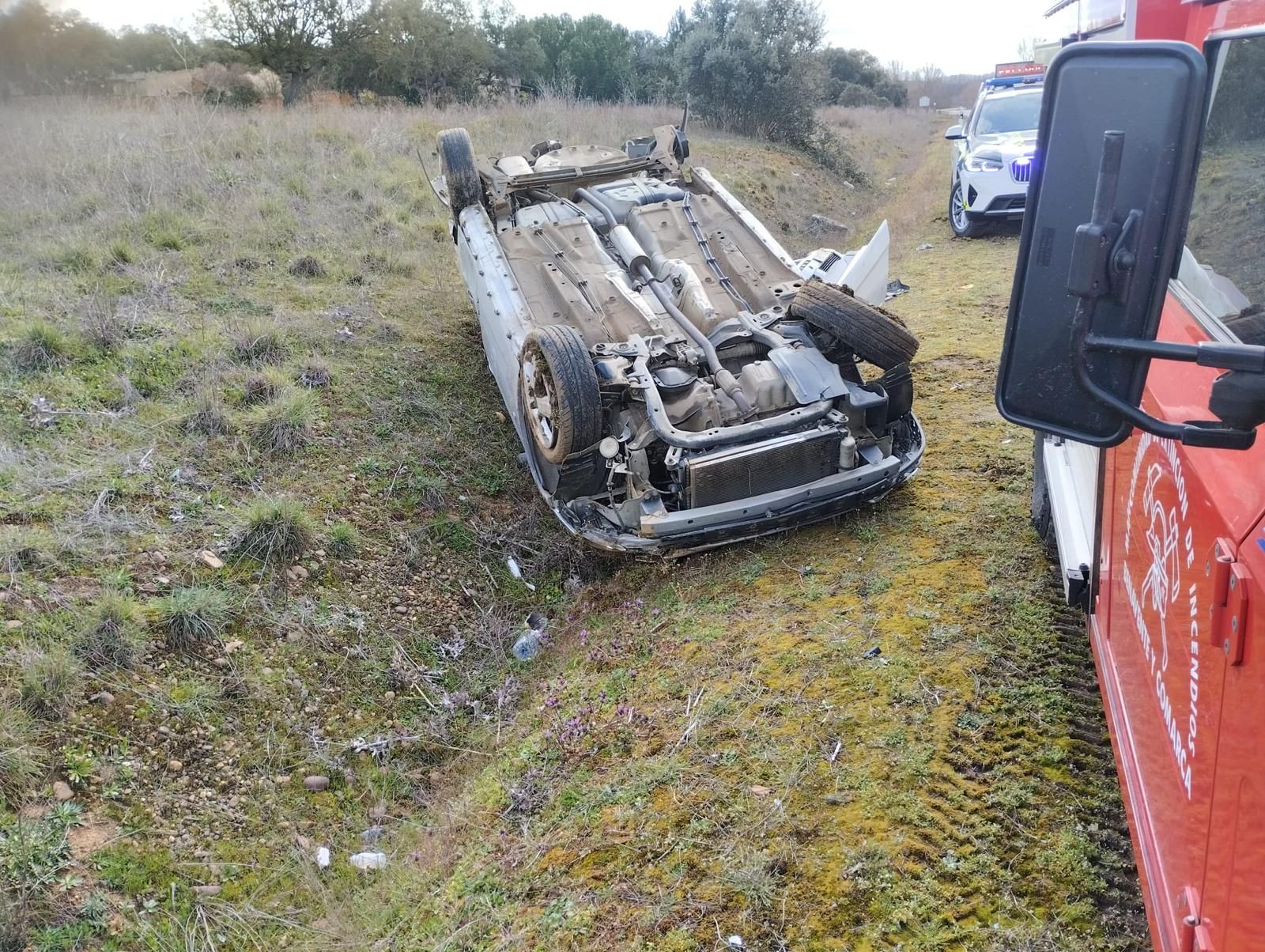 Accidente este jueves en la localidad zamorana de Benavente. Bomberos, ambulancia y policía en el lugar (2)