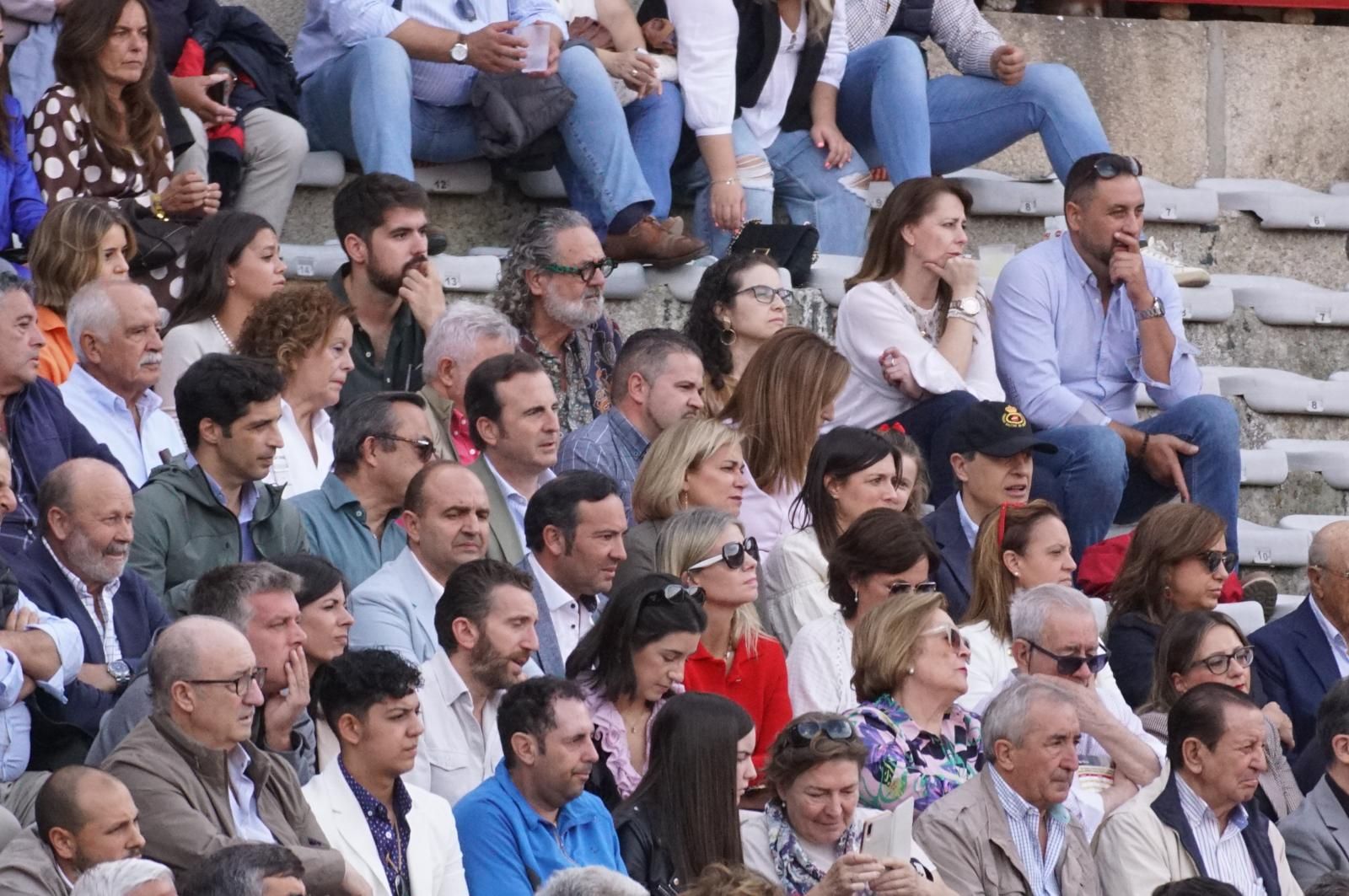 resumen-fotografico-del-ambiente-en-los-tendidos-de-la-glorieta-durante-la-corrida-concurso-22-de-septiembre-fotos-juanes-80