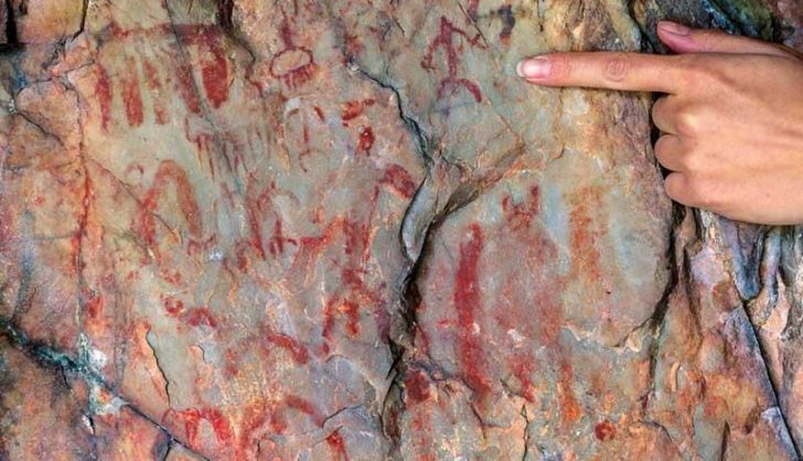 Pinturas rupestres en Las Batuecas. Foto Diputación de Salamanca