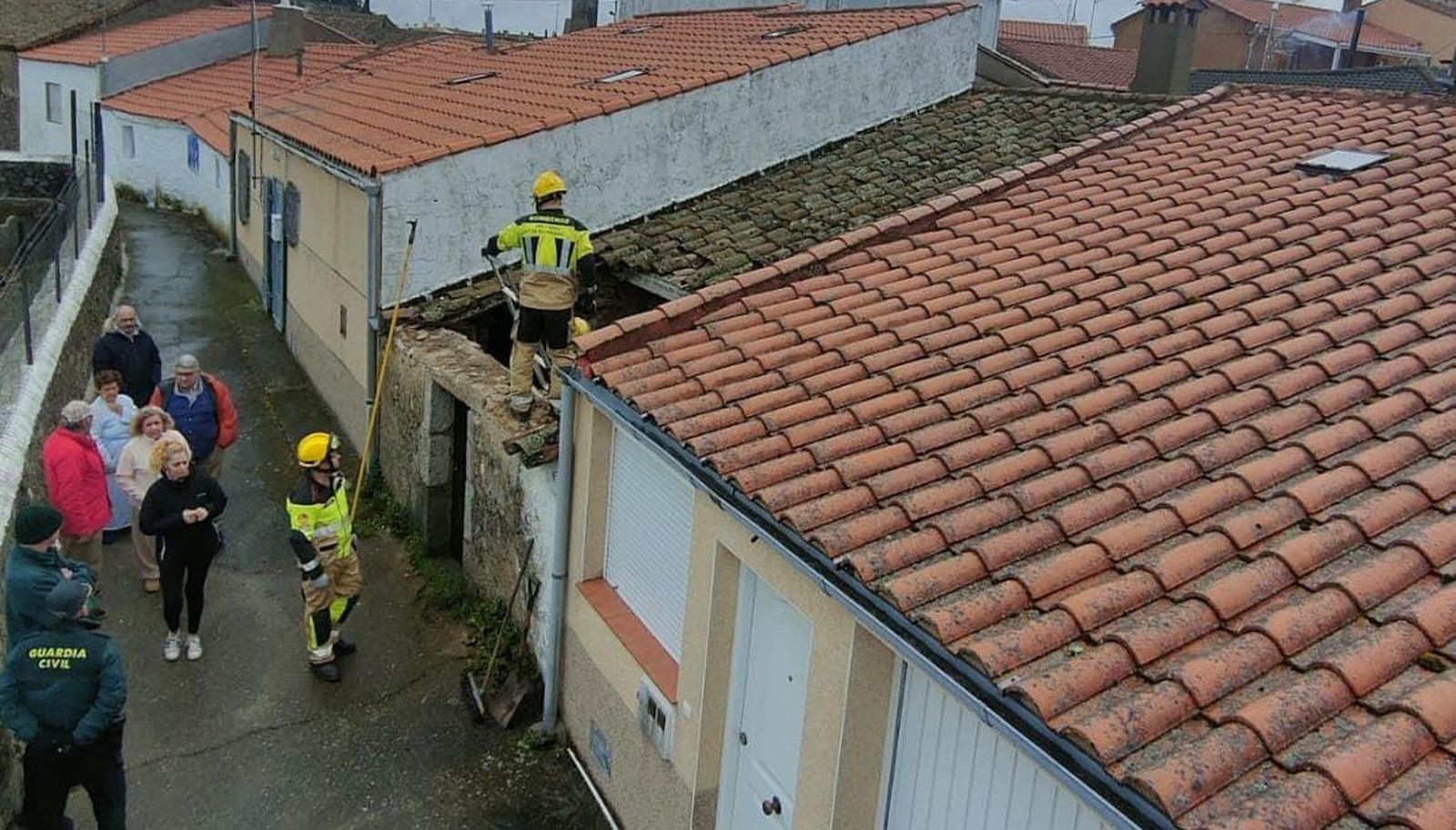 El derrumbe de una casa en Ledesma obliga a intervenir a los Bomberos. Foto: Bomberos Ledesma El derrumbe de una casa en Ledesma obliga a intervenir a los Bomberos. Foto: Bomberos Ledesma