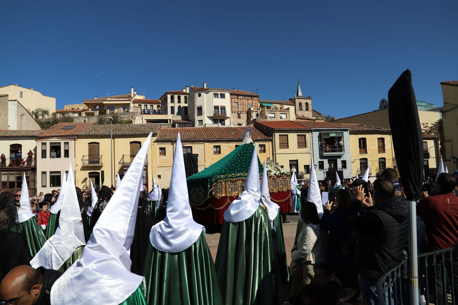 cofradia-virgen-de-la-esperanza-25