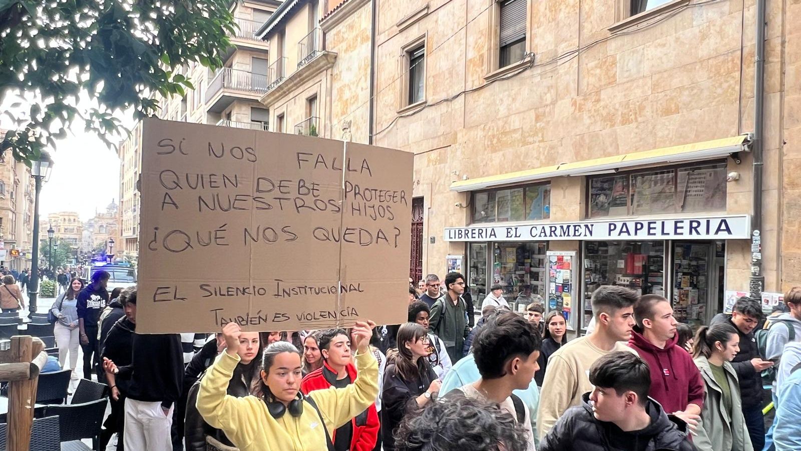 El Sindicato de Estudiantes de Salamanca reúne a más de cien personas para poner "freno" al acoso escolar