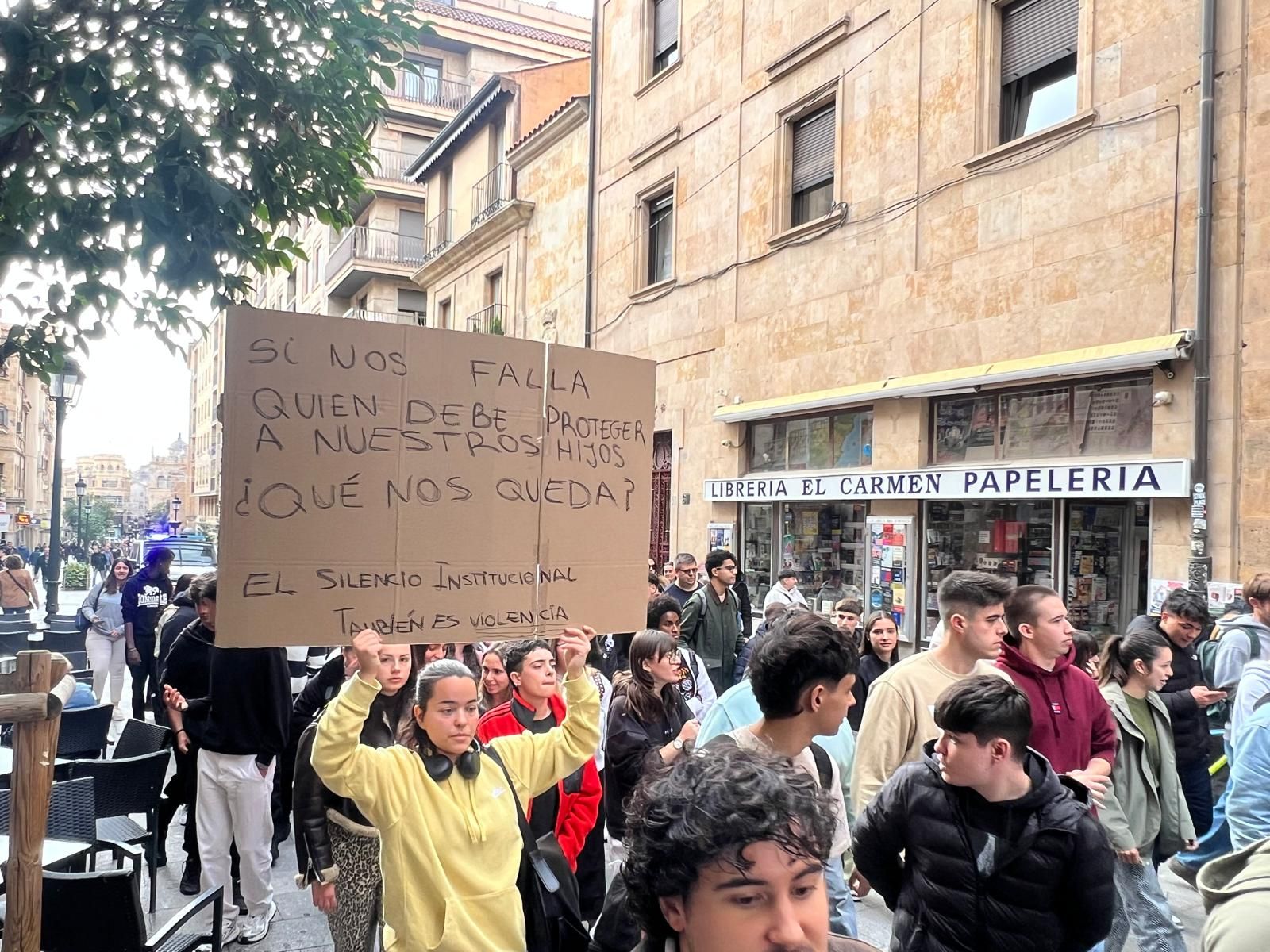 El Sindicato de Estudiantes de Salamanca reune a más de cien personas para poner "freno" al acoso escolar