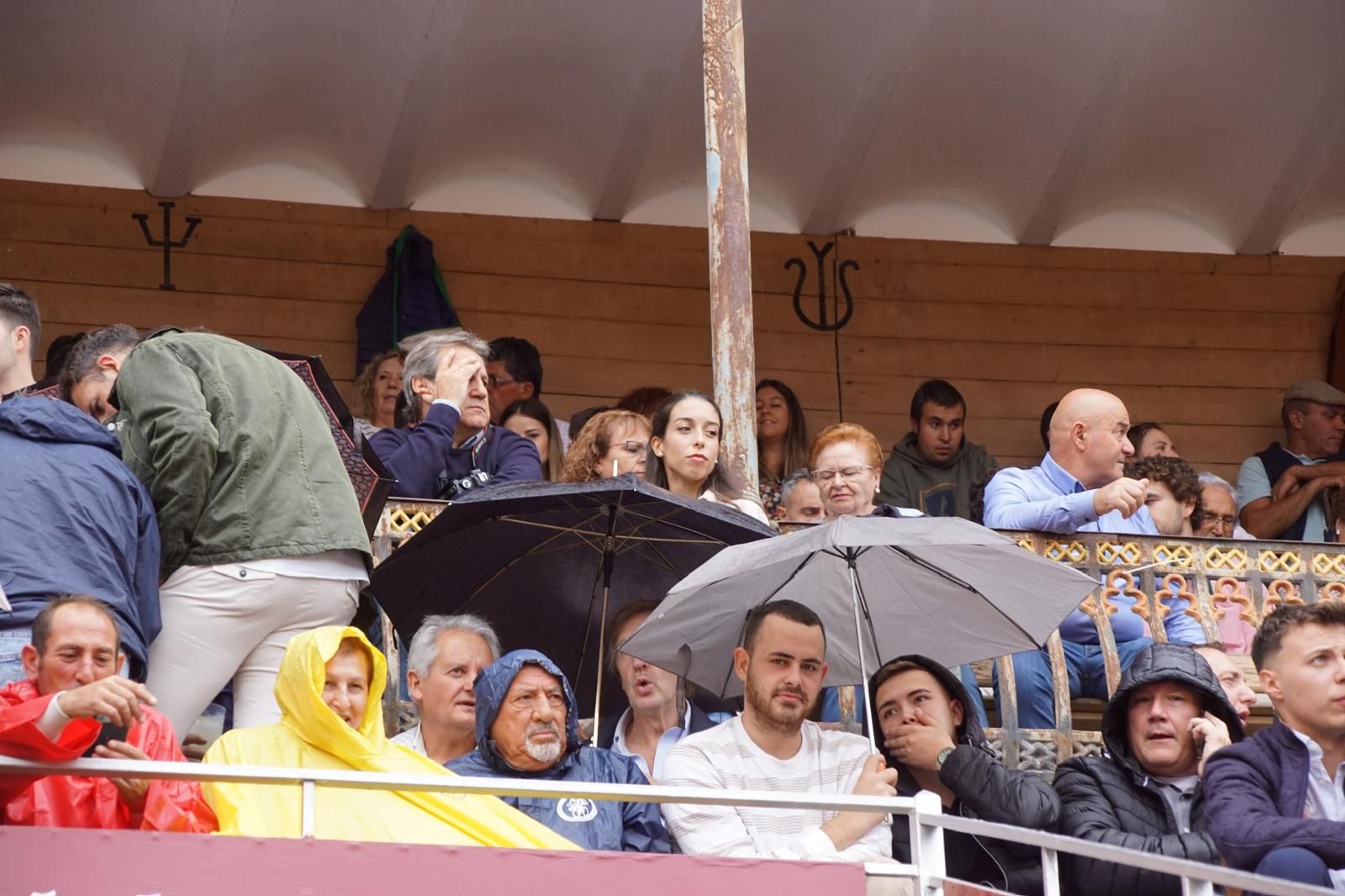 resumen-fotografico-del-ambiente-en-los-tendidos-de-la-glorieta-durante-la-corrida-de-garcigrande-20-de-septiembre-de-2024-foto-juanes-32