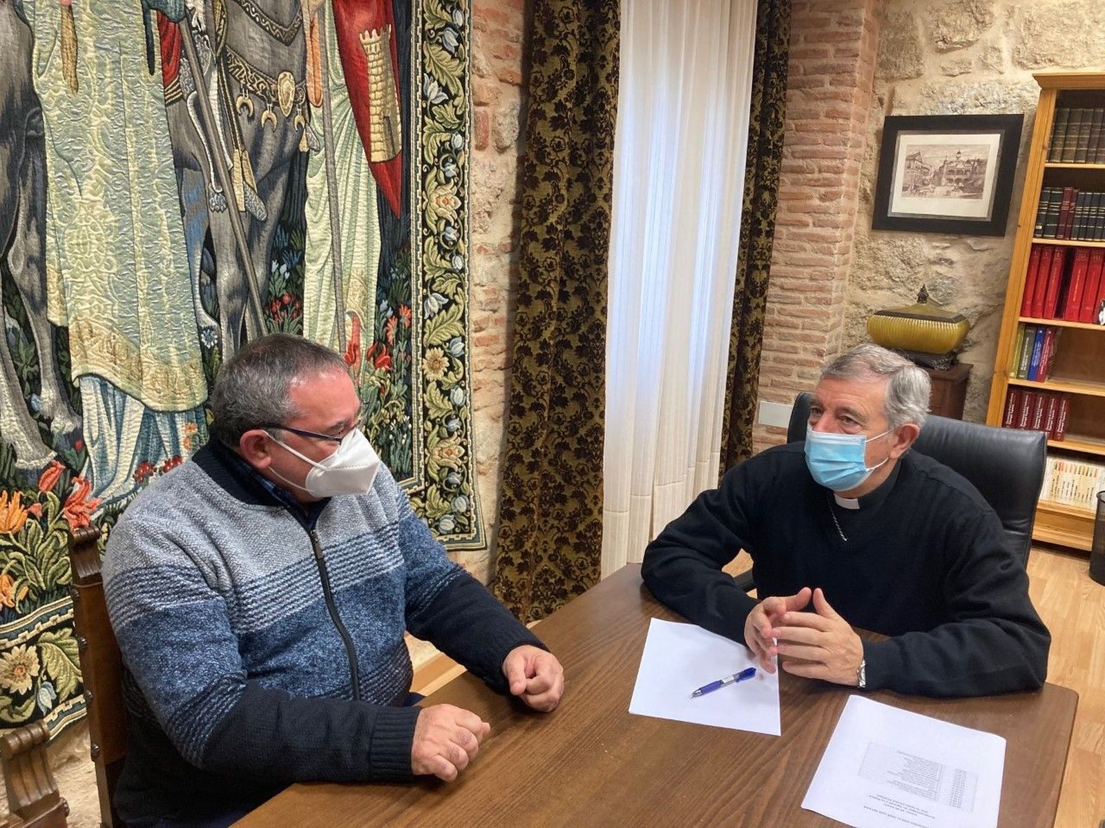 Mons. Retana comienza a reunirse con los sacerdotes