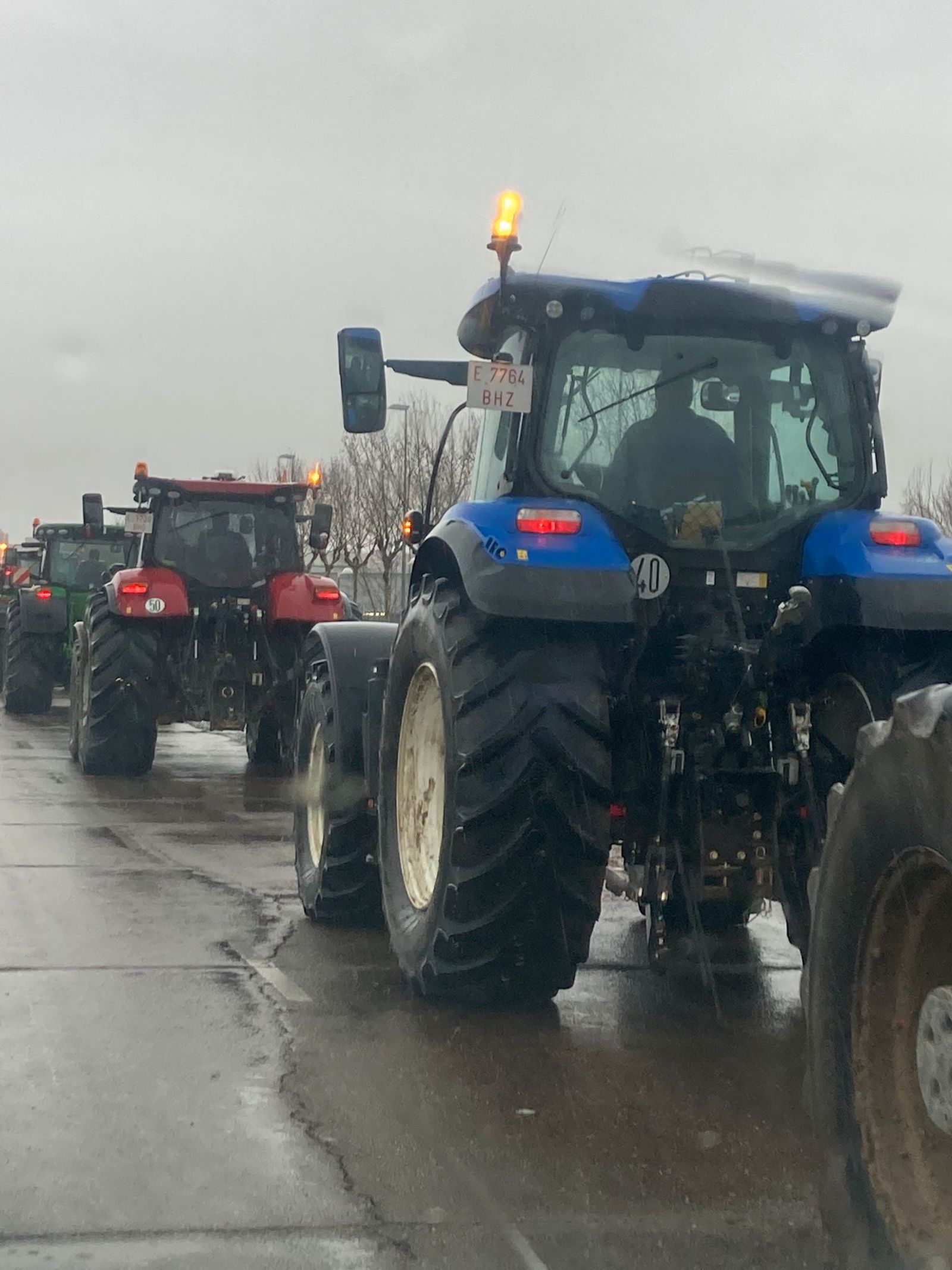 En imágenes la marcha con tractores y vehículos de campo en Salamanca en protesta contra Mercosur
