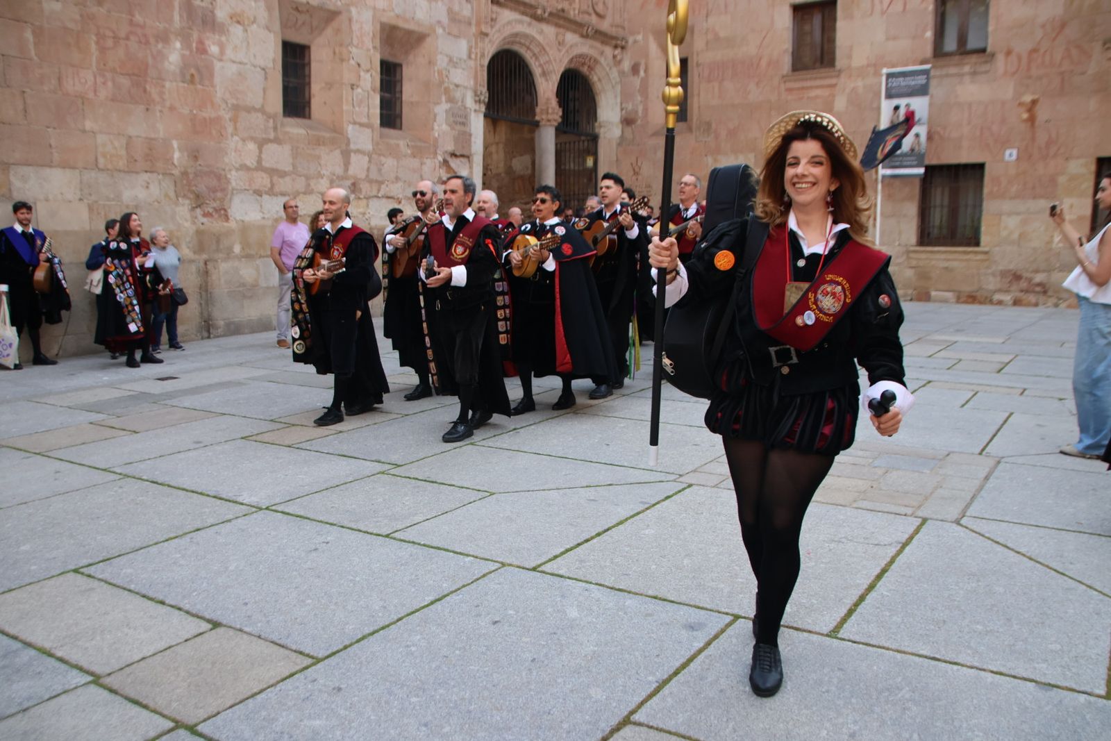 Tunas de toda España cantan al son de la historia por las calles de Salamanca