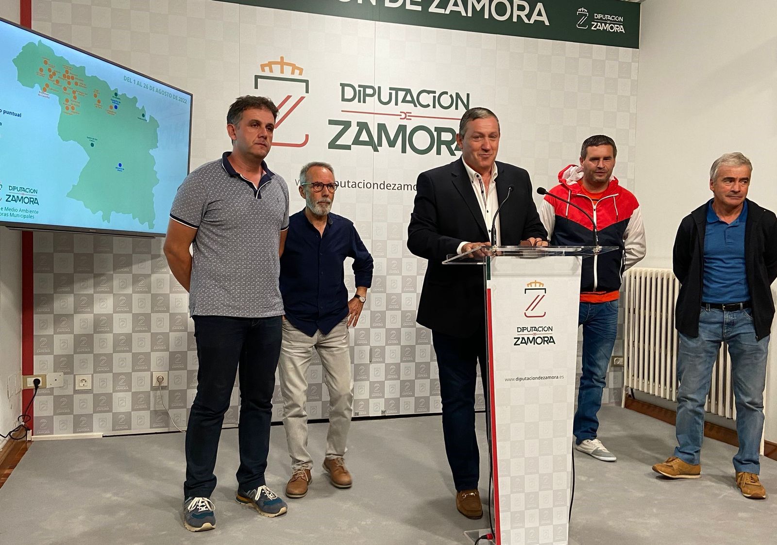 Reunión de la Diputación con los alcaldes de Sanabria y La Carballeda para tratar los problemas de abastecimiento