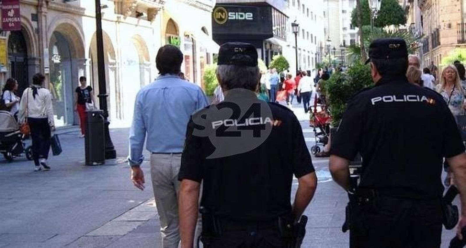 Detenidas dos ladronas de carteras y monederos al descuido en la calle Toro