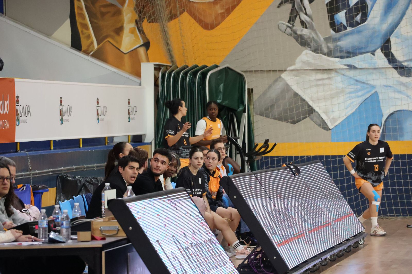 Partido entre CD Zamarat y Cajasol Baloncesto Sevilla