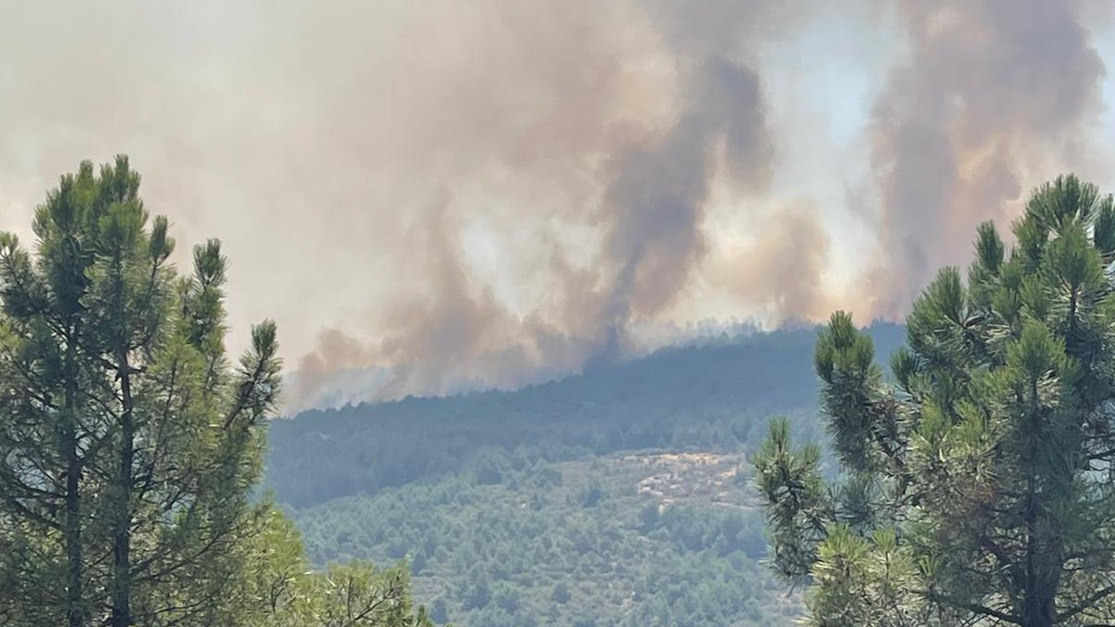 Confinada preventivamente la población de la Alberca por el Incendio de Índice de Gravedad 2