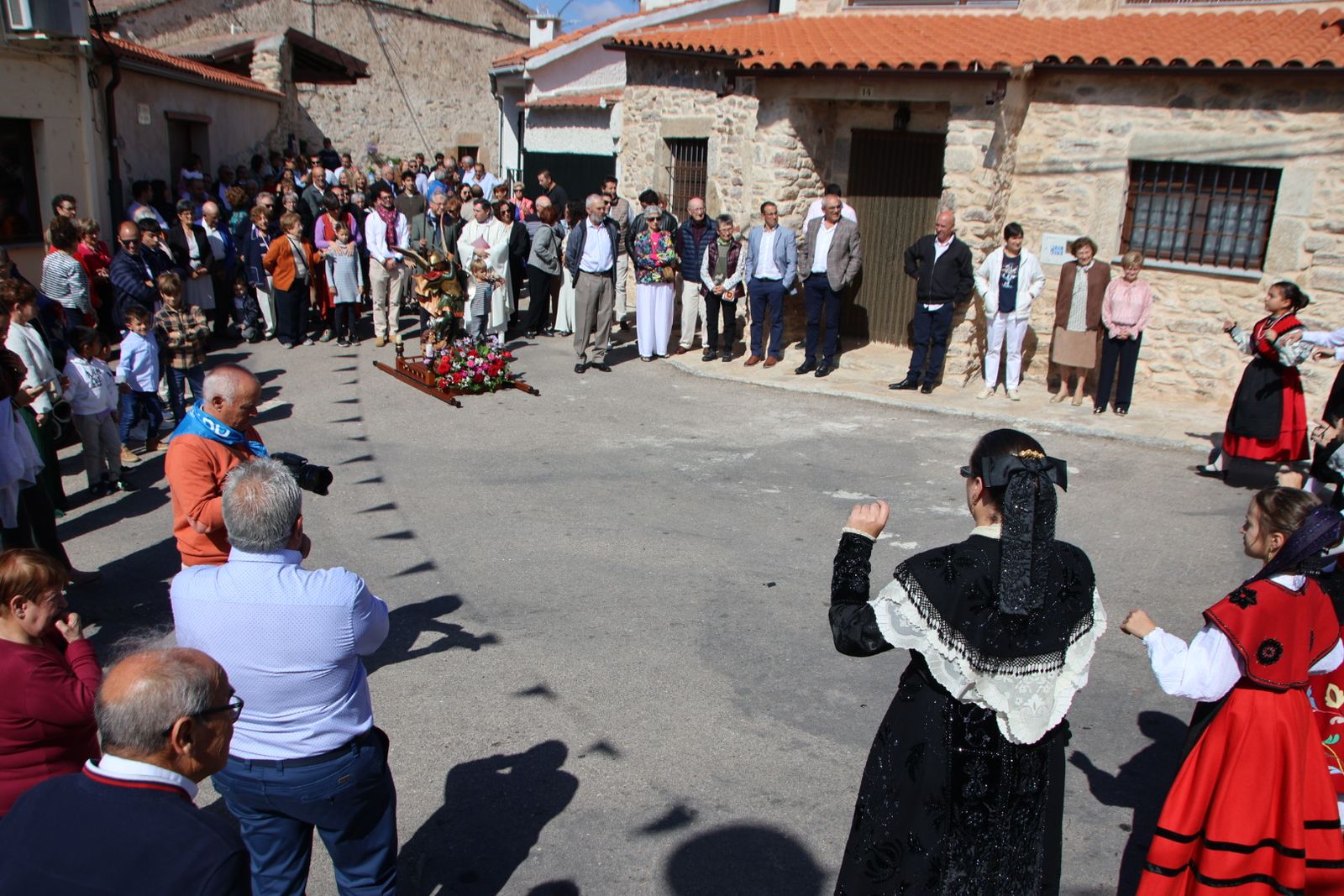 Misa en honor a San Miguel y bailes charros