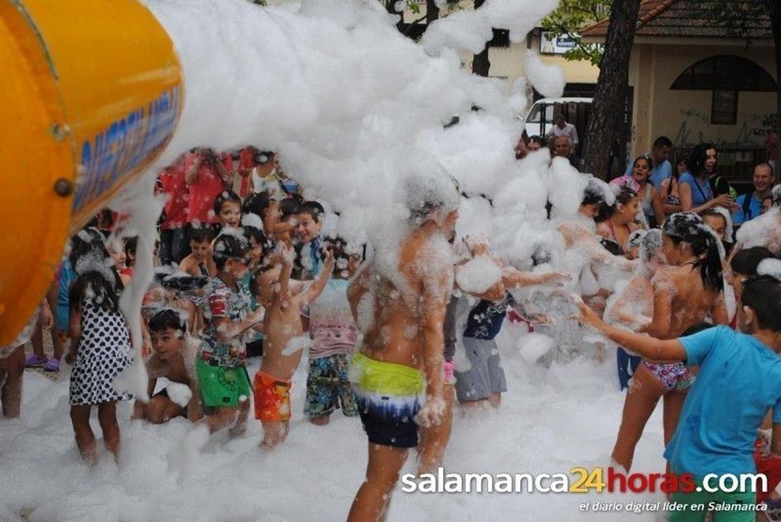 Cañón de espuma en el Parque Picasso