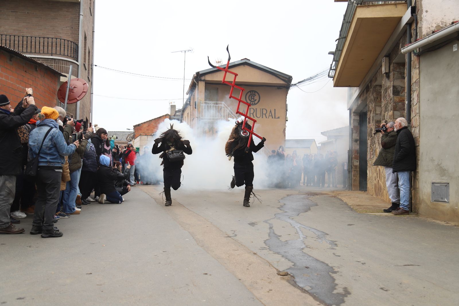 GALERÍA | Los Carochos de Riofrío de Aliste, la tradición que vuelve a cobrar vida en imágenes