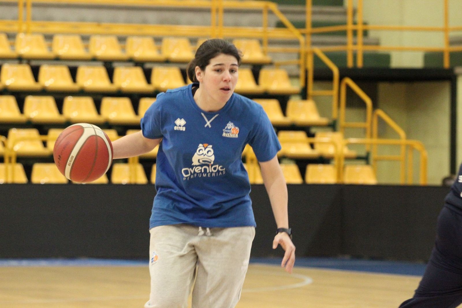 Raquel Romo, en un entrenamiento con Perfumerías Avenida | FOTO SALAMANCA24HORAS.COM
