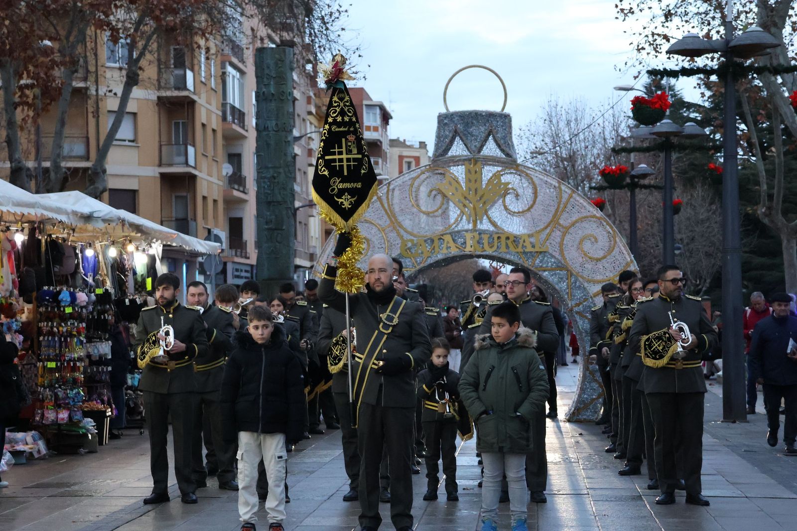El Cartero de Sus Majestades de Oriente recoge las cartas de los pequeños zamoranos (2).JPG