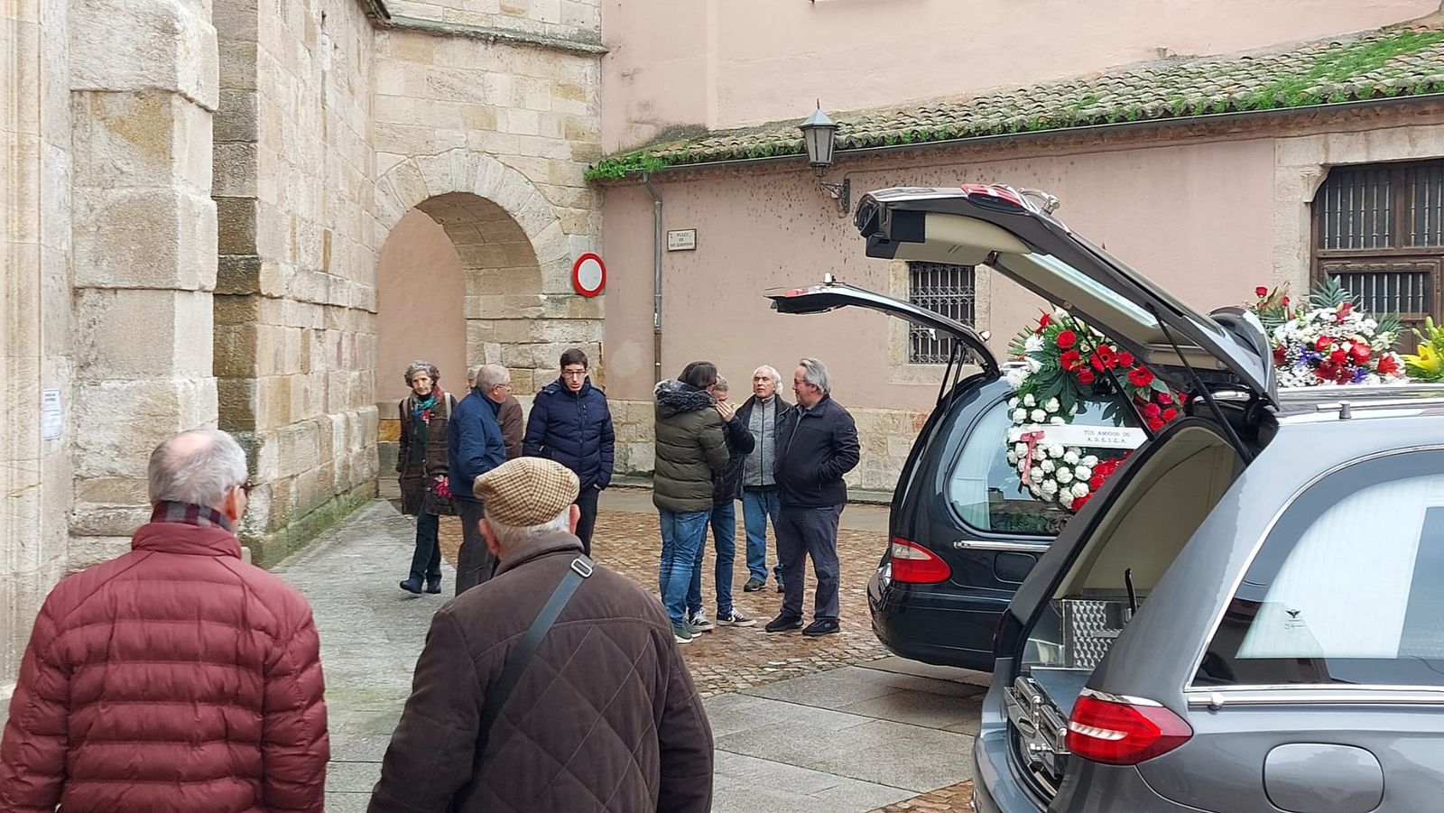 whatsapp-image-2025-03-05-at-10-56-02