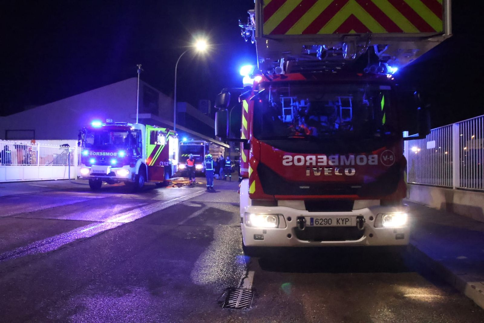 explosion-de-una-maquina-en-el-poligono-el-montalvo-iii-fotos-andrea-m-8