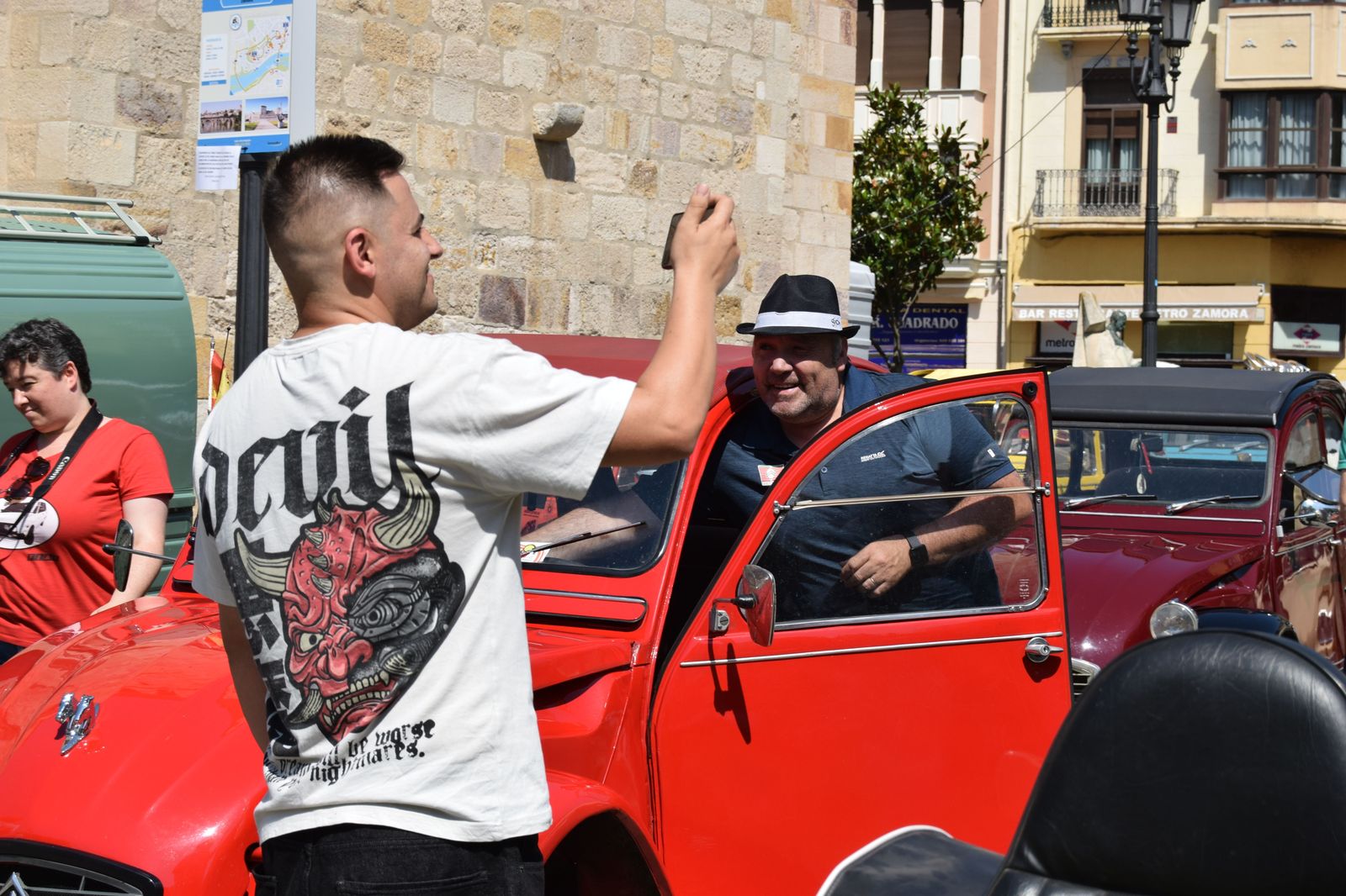 xxi-concentracion-internacional-de-citroeen-2cv-y-clasicos-32