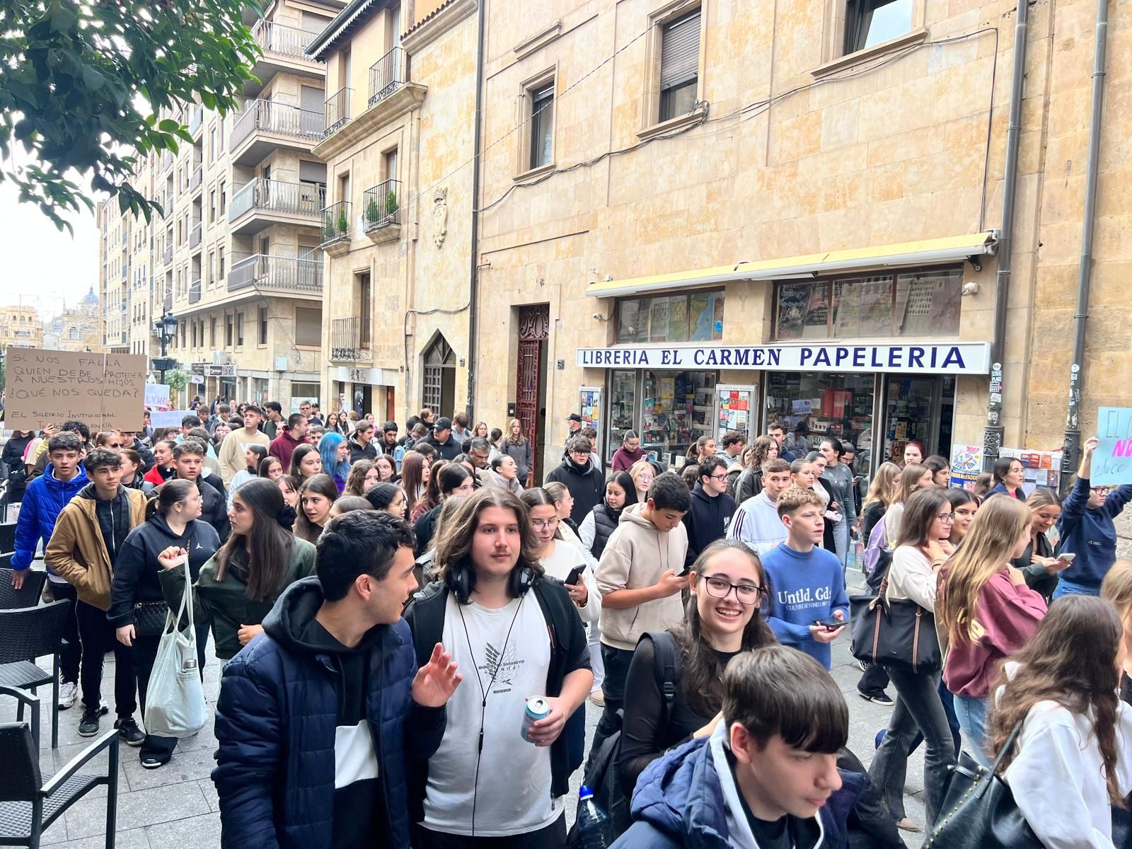 El Sindicato de Estudiantes de Salamanca reune a más de cien personas para poner "freno" al acoso escolar