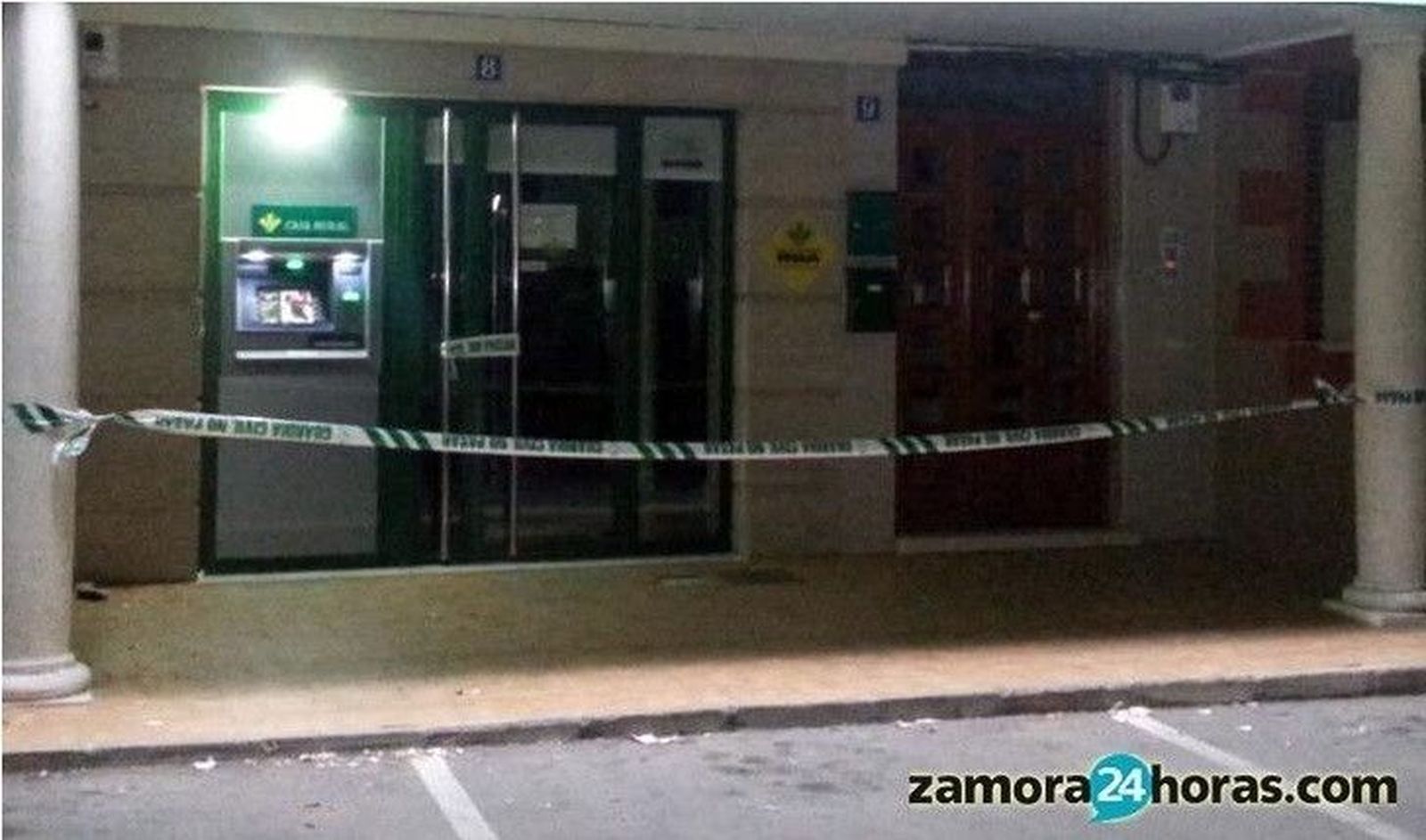 Fuerzan de madrugada un supermercado en Morales y una sucursal bancaria en Moraleja