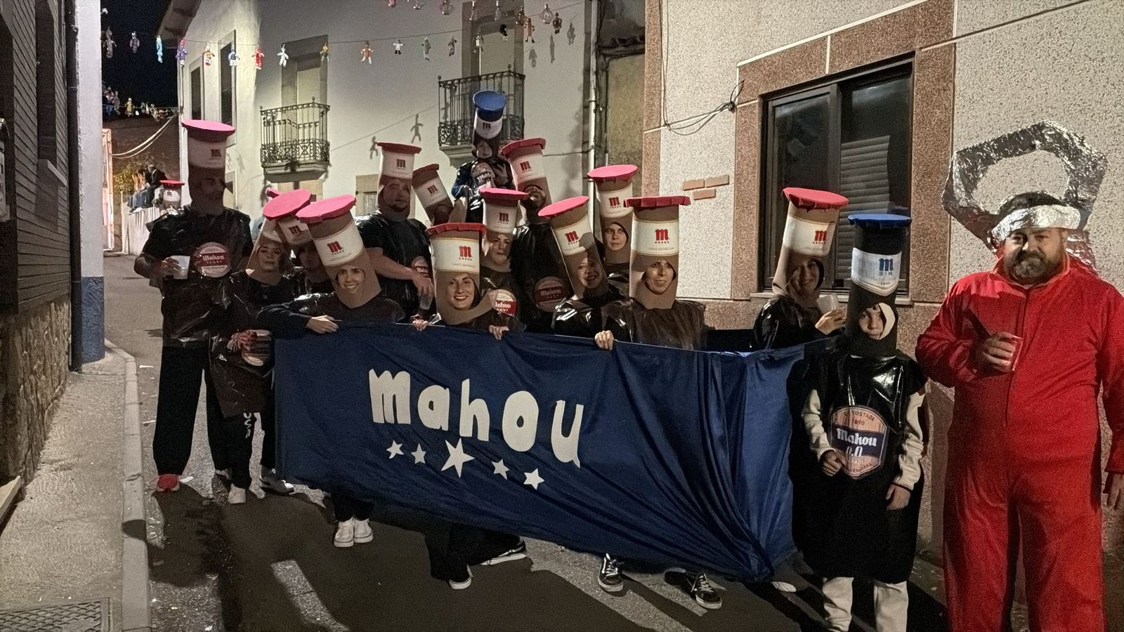 Desfile de carrozas en Pereña