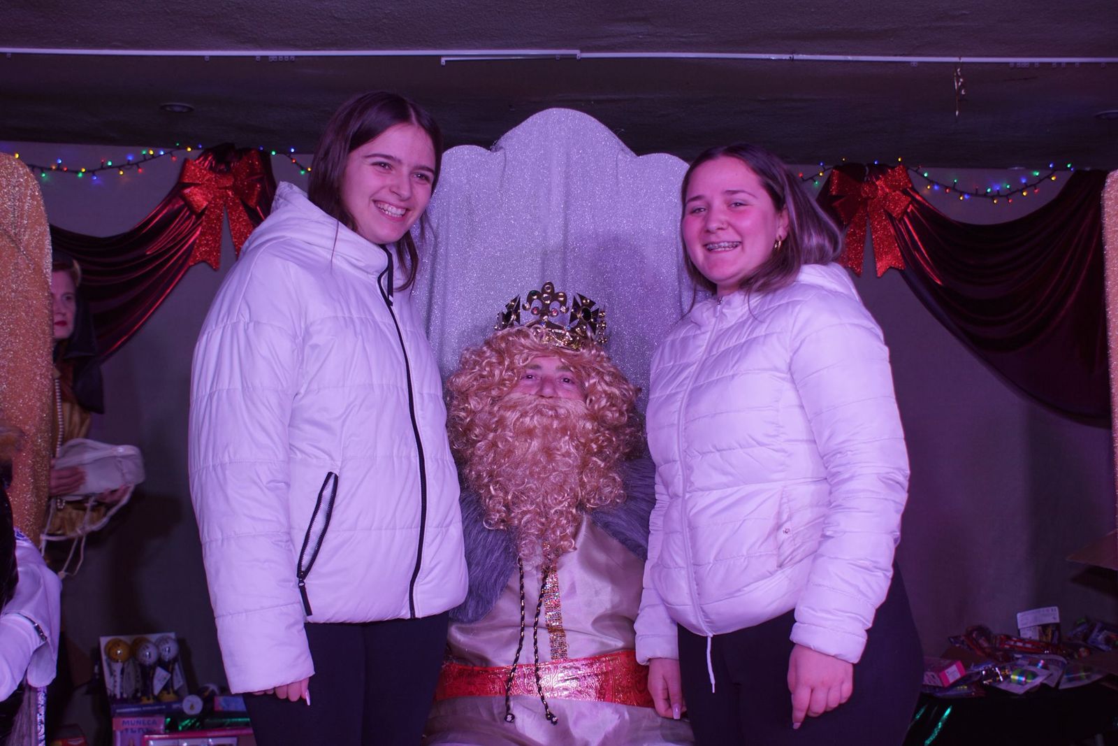 Los Reyes Magos reciben las cartas de los niños de El Encinar