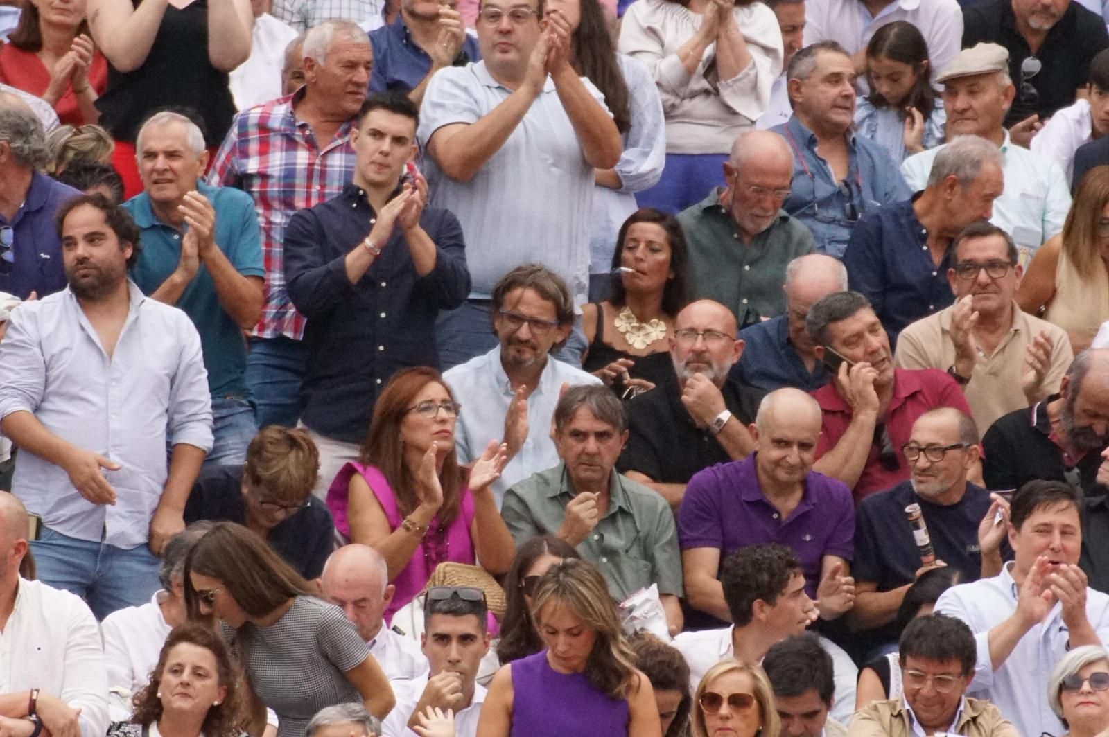 Gran ambiente en La Glorieta para la tarde de toros de Morante de la Puebla, Ismael Martín y Marco Pérez