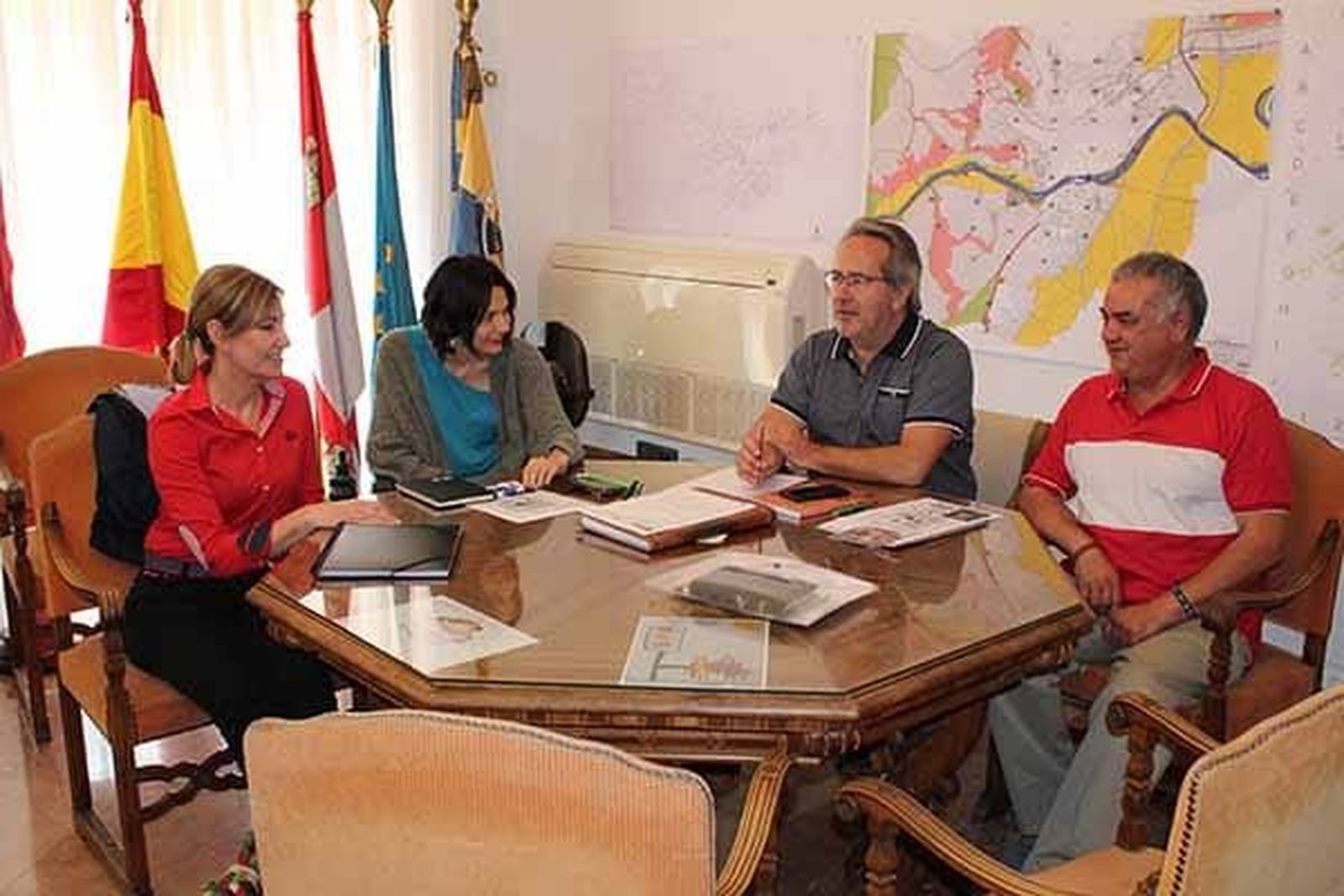 Reunión con el Alcalde de Zamora D. Francisco Guarido y la Concejala de Cultura Dña. María Eugenia Cabeza