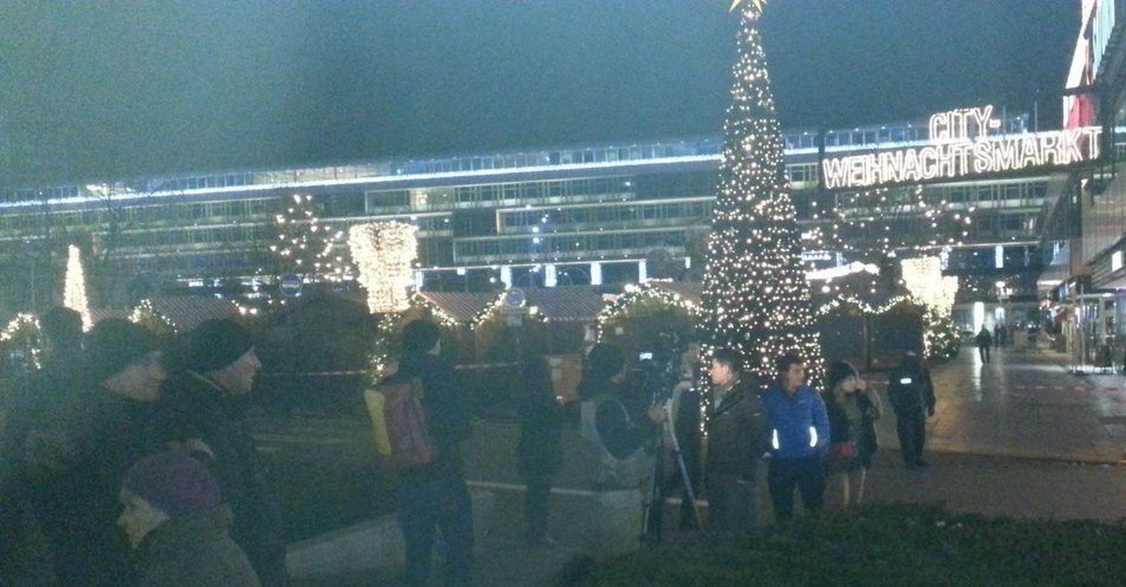 "Ayer estaba cenando en esa feria en Berlín y hoy me encontré con la movida"