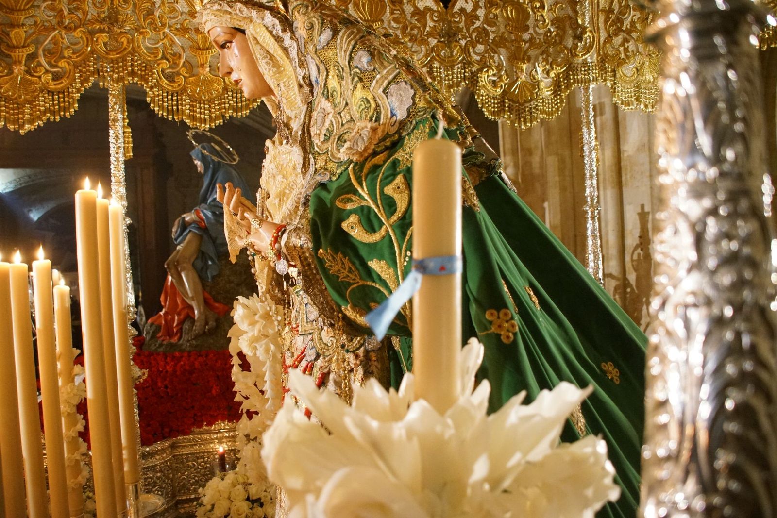 Salamanca bajo el palio de la Esperanza: las fotos que deja el Viernes Santo.