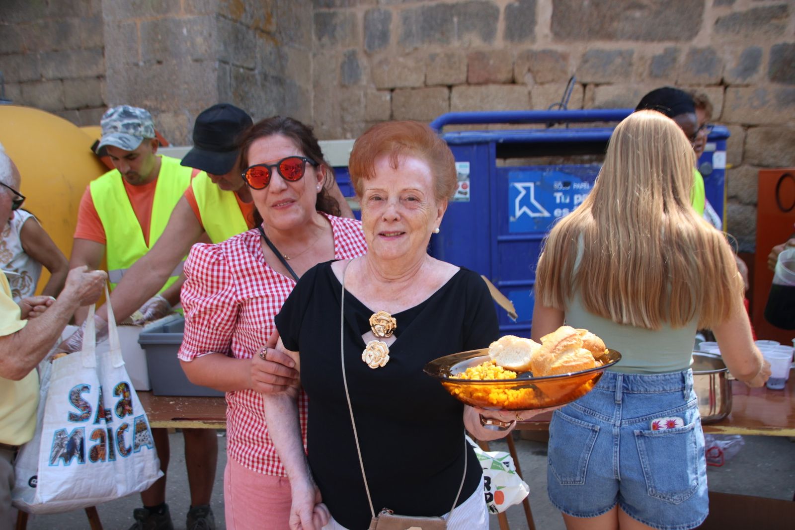 Masueco paella popular en la plaza