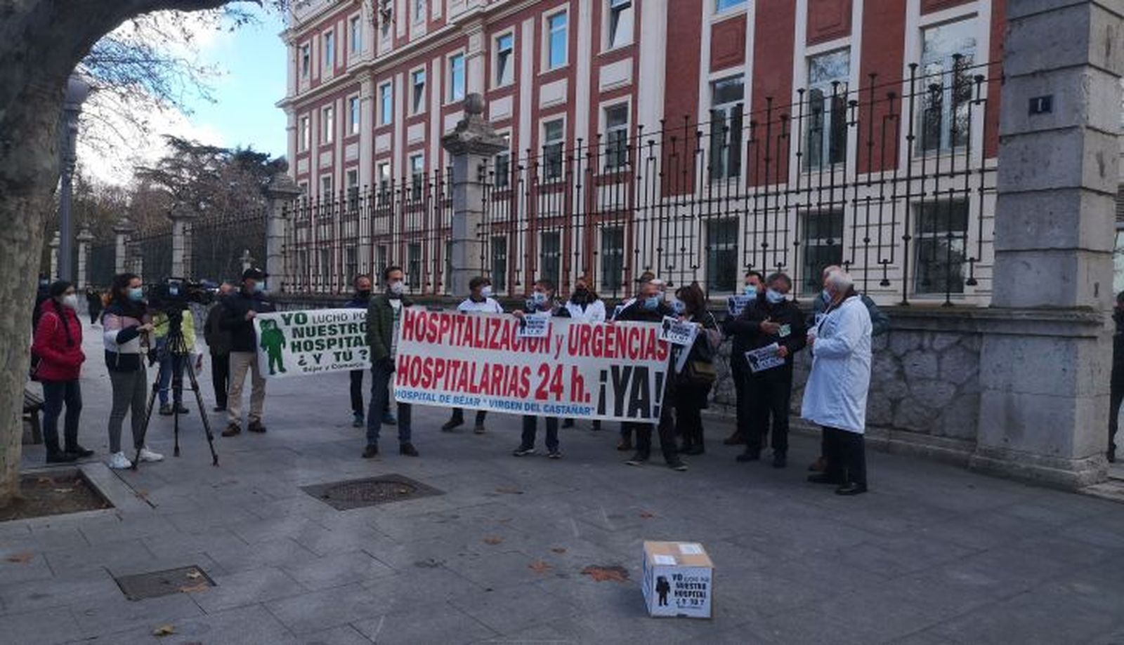 concentración en Valladolid en defensa del Hospital de BéjarConcentración a las puertas de Hospital de BéjarIMG 20201215 130308