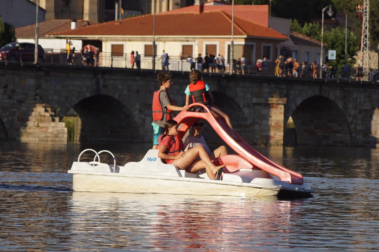 Procesión con la Virgen del Carmen por el río Tormes en Alba (22).jpeg