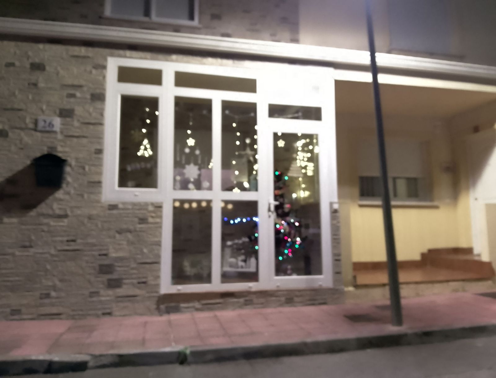 N.S.G. - Decoración navideña en una vivienda de Alba de Tormes (1).jpg