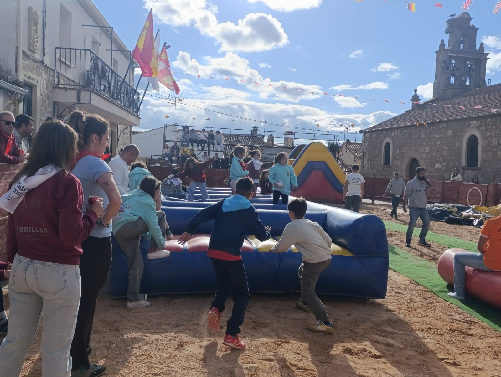 El Humor Amarillo de Cabrillas reúne a personas de todas las edades entre risas y diversión