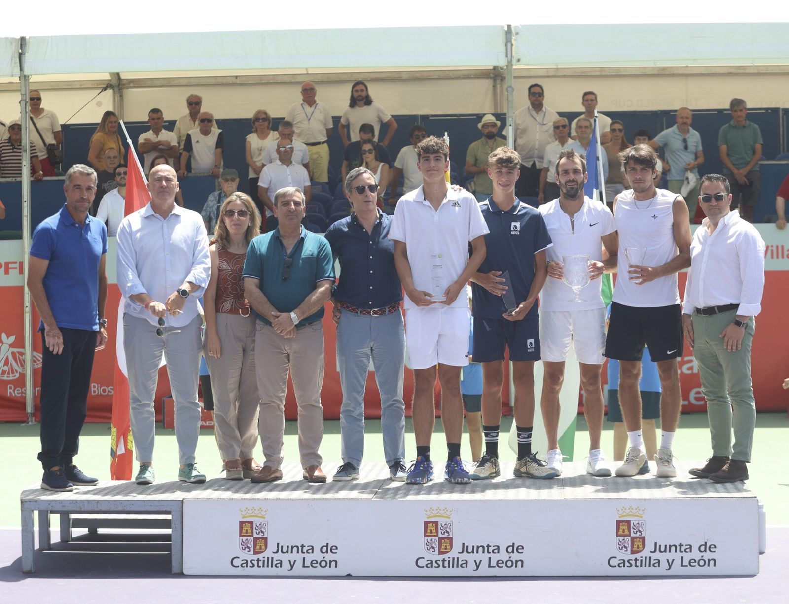 Alberto Macías, campeón del tercer Villar de El Espinar cadete | FOTO TENIS EL ESPINAR