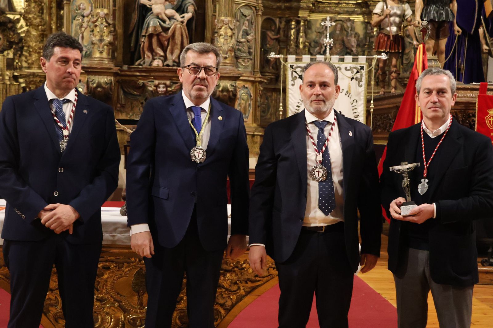 GALERÍA | Silencio rito entrada