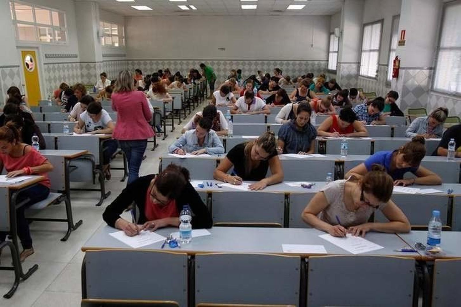 Sanidad y Educación comandan la oferta de empleo público en Castilla y León. Foto de archivo