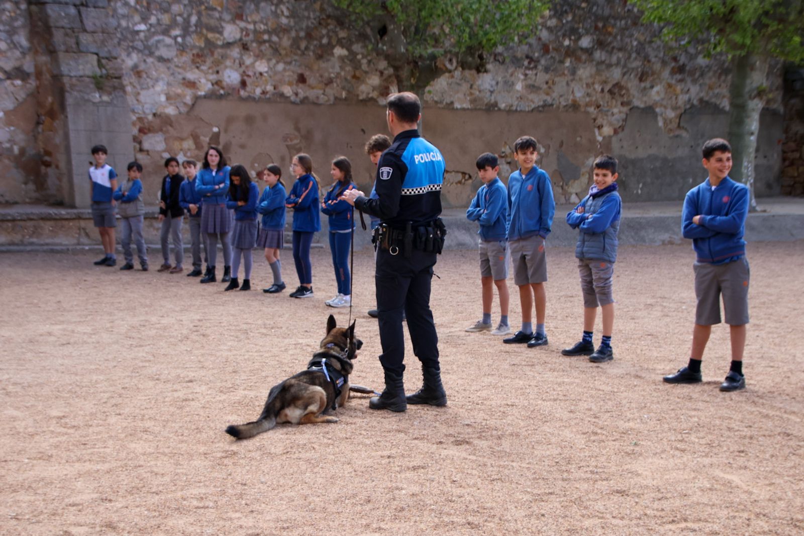Reportaje perros Policía Local "semillas de conciencia"