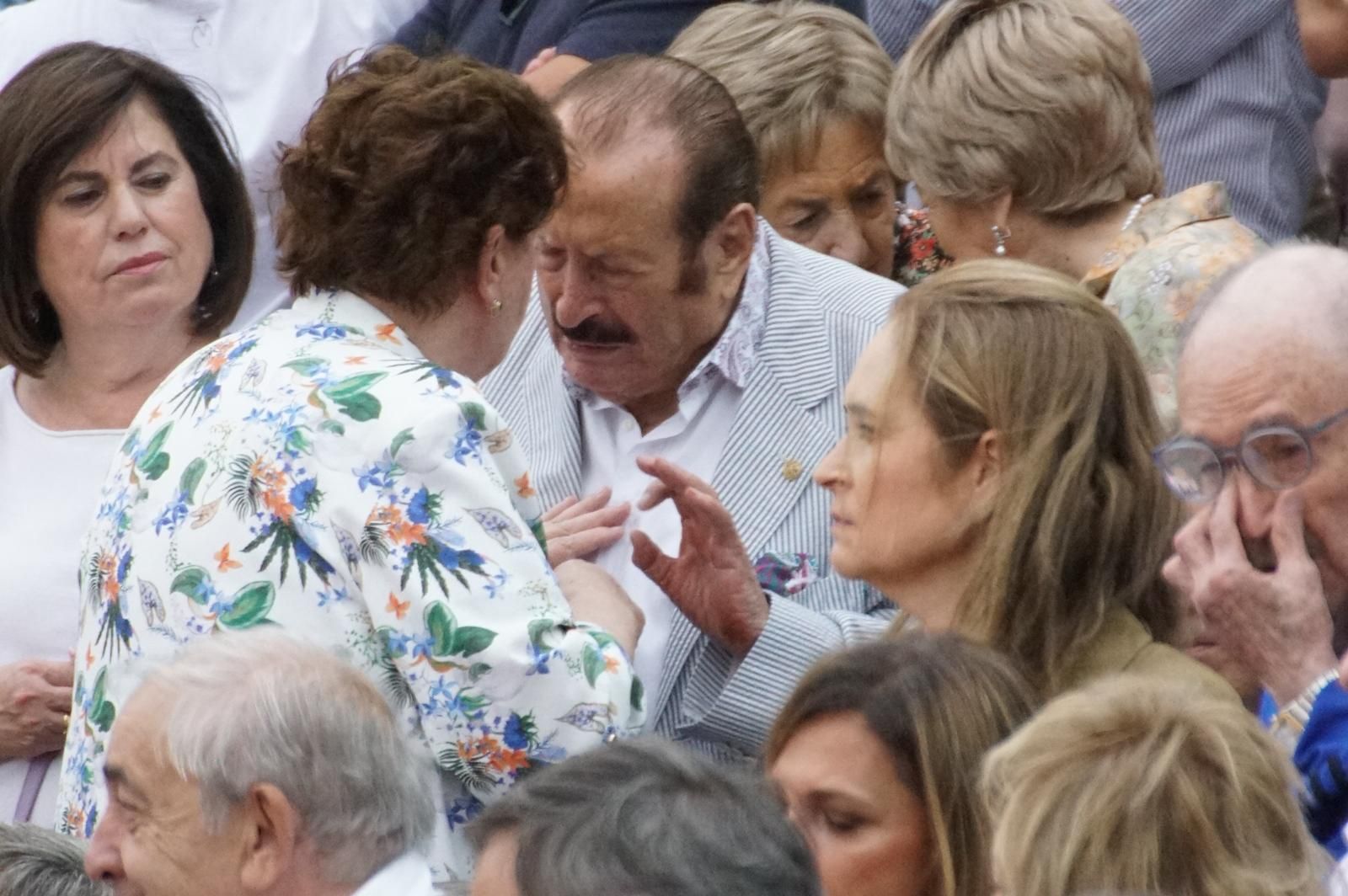 Gran ambiente en La Glorieta para la tarde de toros de Morante de la Puebla, Ismael Martín y Marco Pérez
