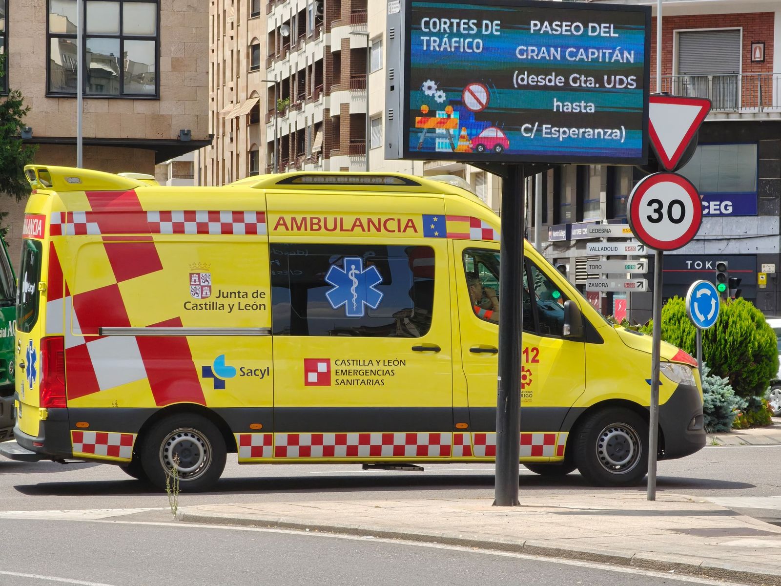 Ambulancia en una foto de archivo en Puerta de Zamora