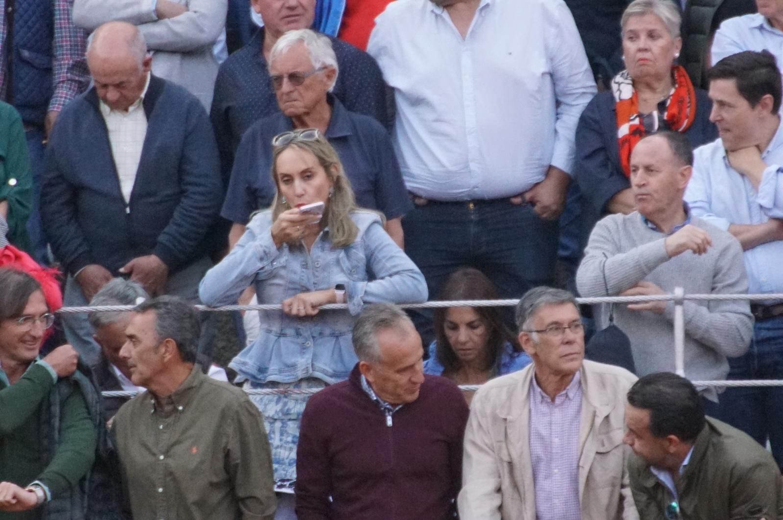 resumen-fotografico-del-ambiente-en-los-tendidos-de-la-glorieta-durante-la-corrida-concurso-22-de-septiembre-fotos-juanes-12